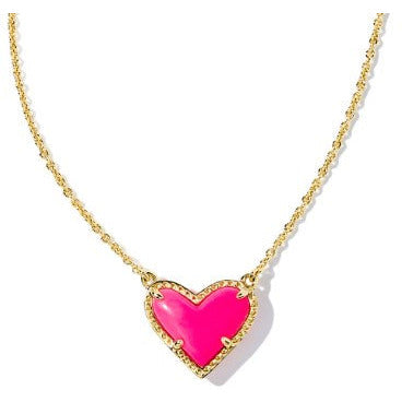 KENDRA SCOTT ARI HEART SHORT PENDANT ~ Gold