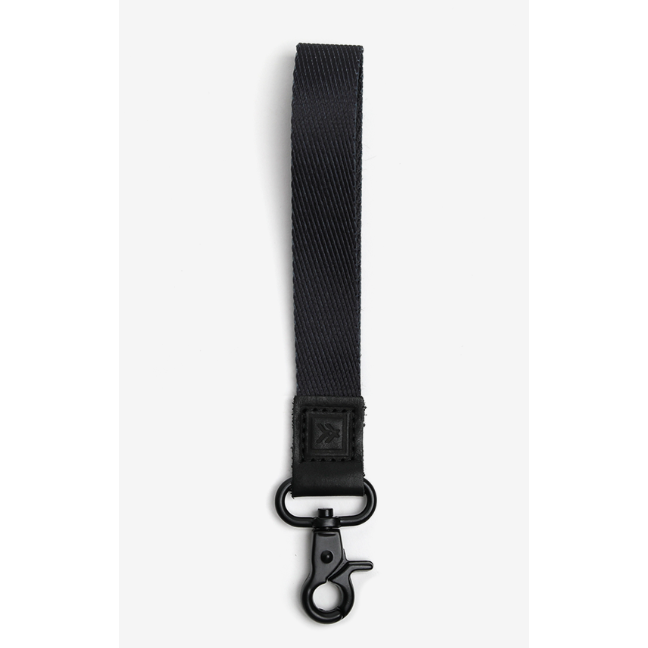 THREAD WRIST LANYARD BLACK